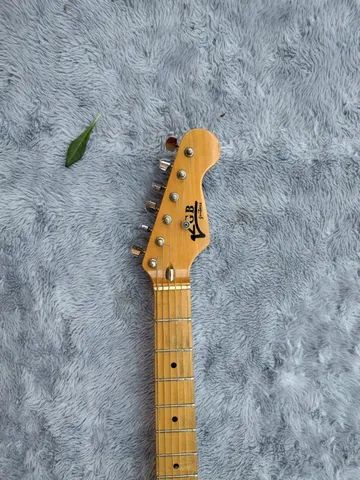 Guitarra Stratocaster KGB guitars - Foto 6