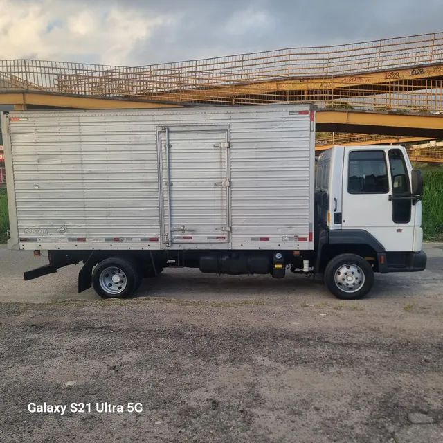 Ford cargo modelo 816 baú ano 2013 - Foto 4