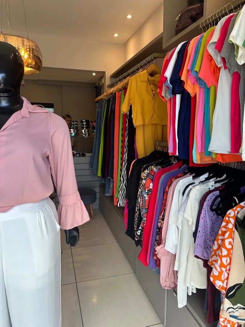 Vendo Loja de roupas feminina toda estruturada. - Foto 3
