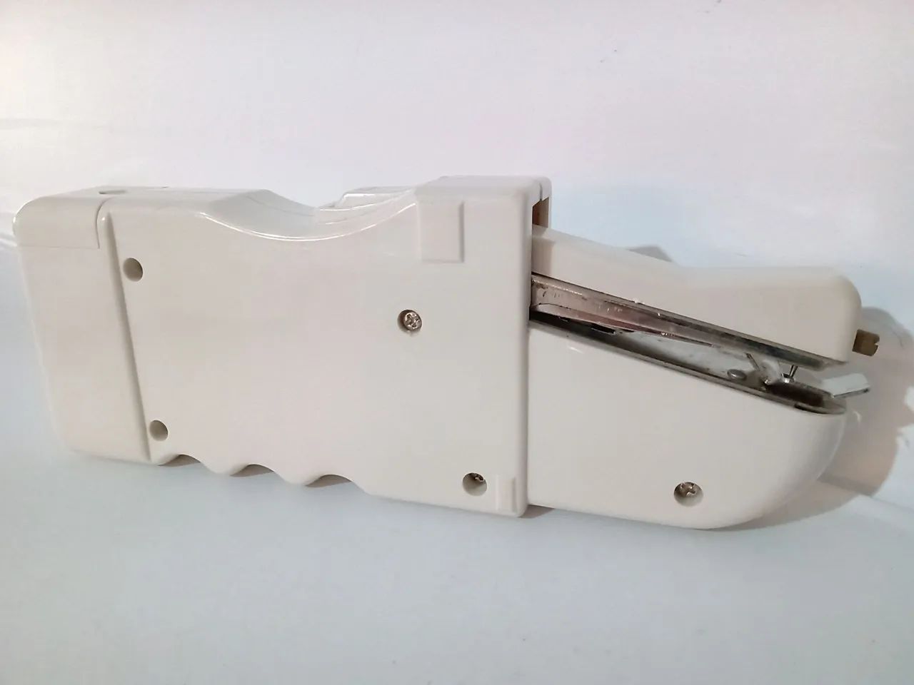 Lote de duas maquininhas de costura portatil Halifax / EZ leia descriçao  - Foto 3