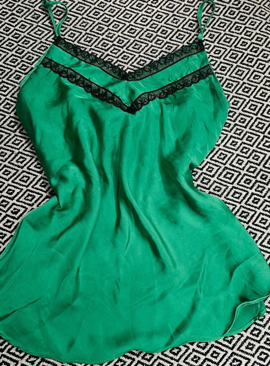 Lindas blusas e cropped super novas griffs diversas - Foto 4