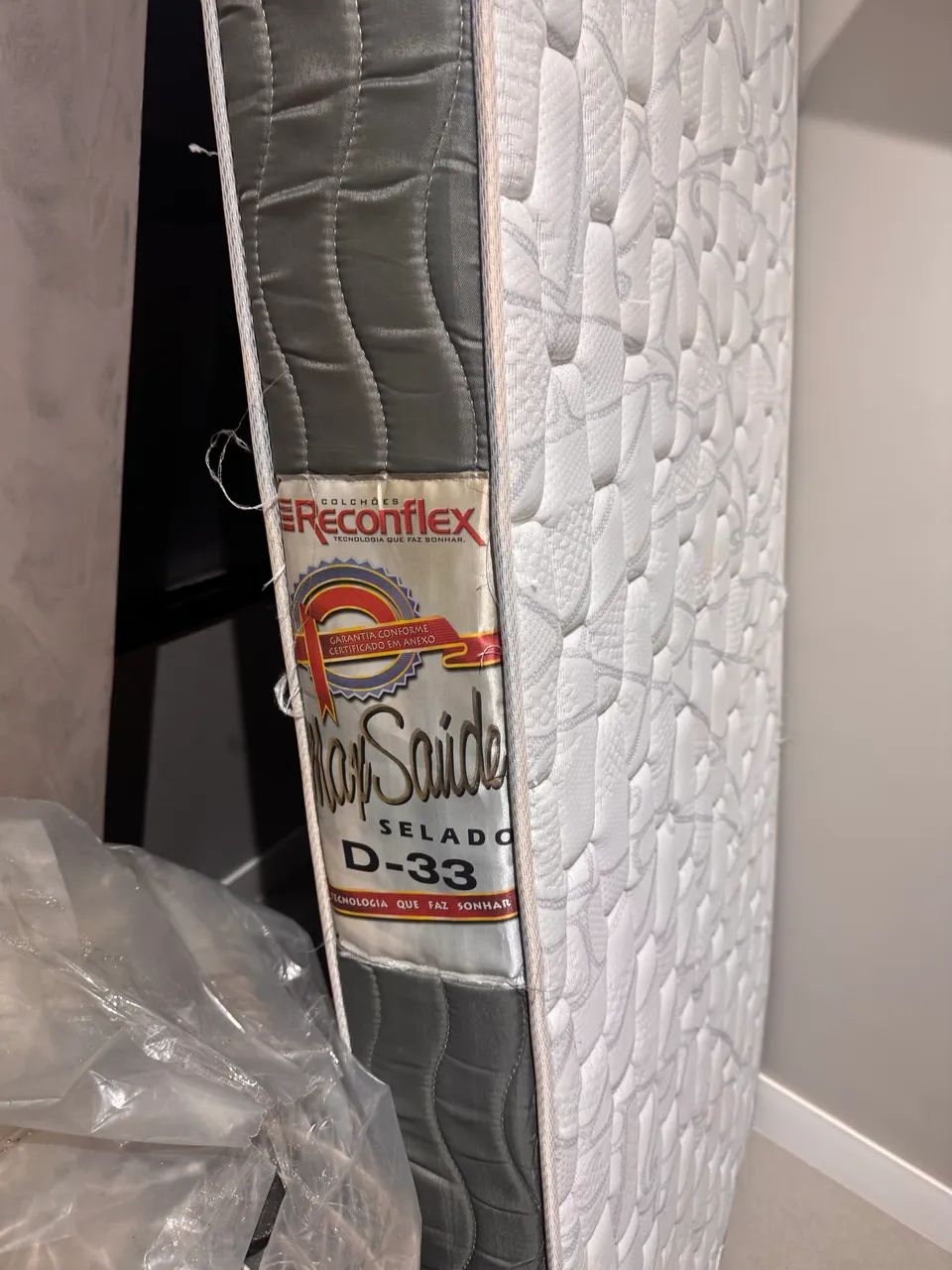 Single mattress64330717587203120