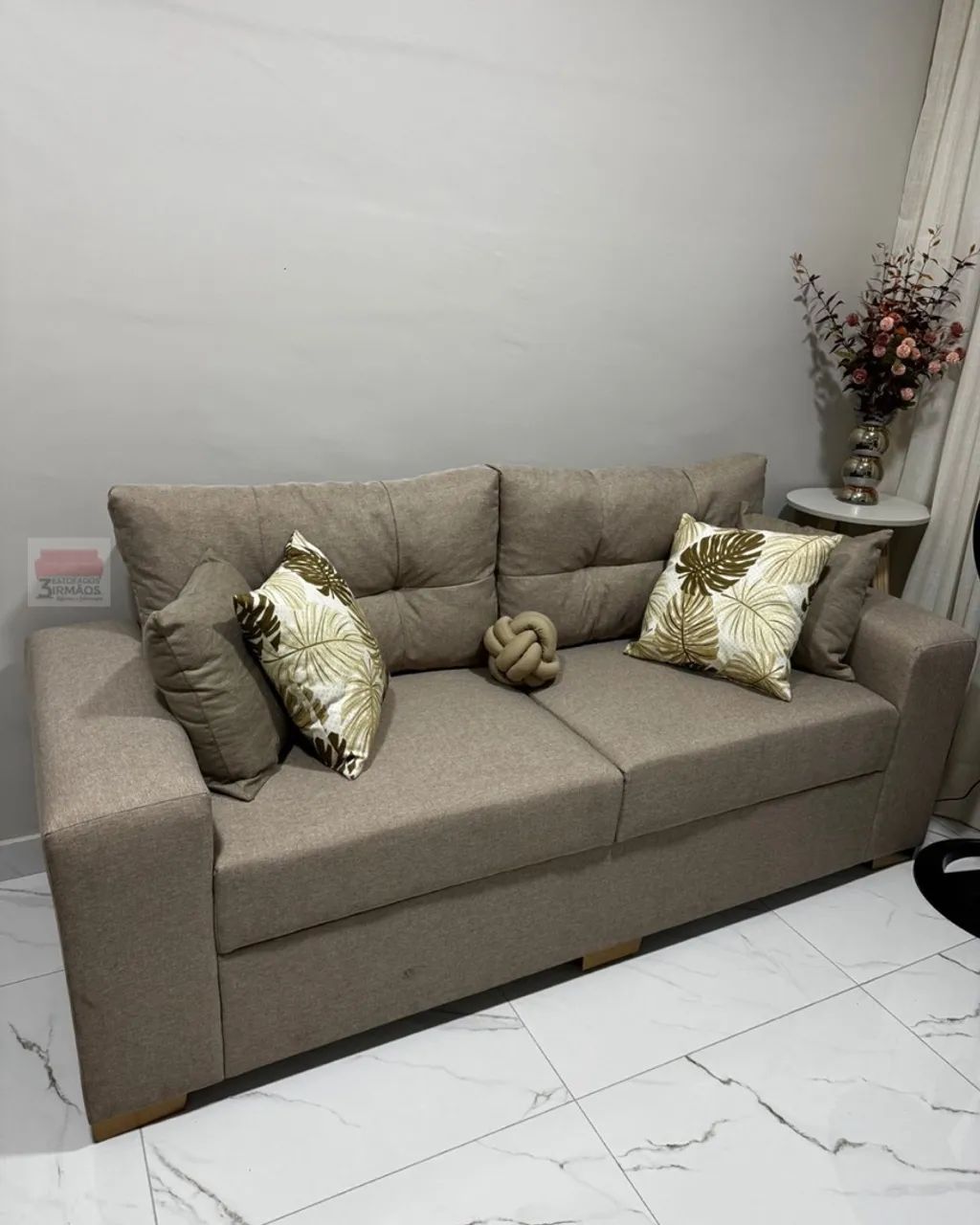 Sofá 3 Lugares - Conforto e Estilo para sua Sala