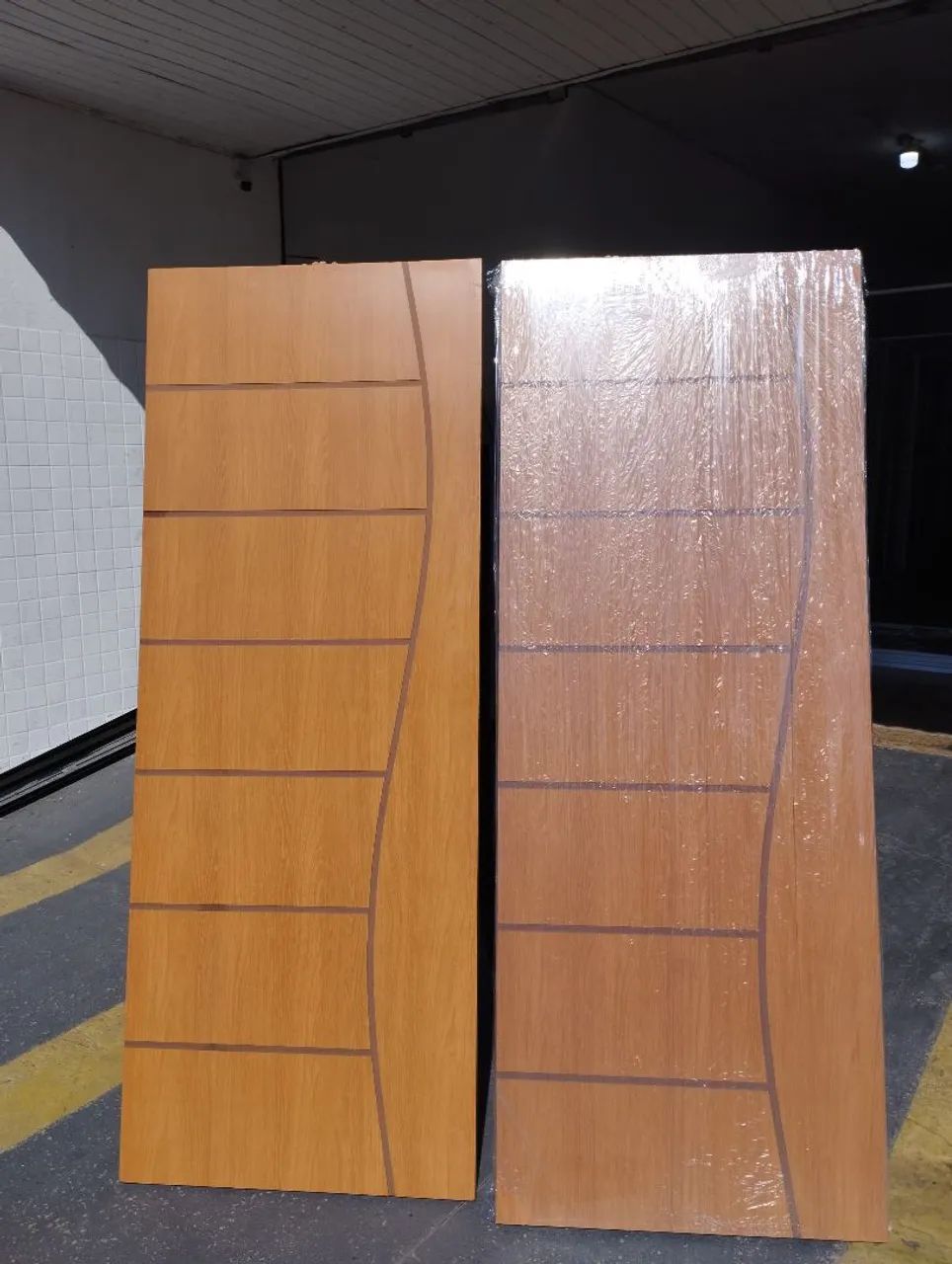 APROVEITE!! porta de madeira frisada's 60cm,70cm e 80cm - Foto 4