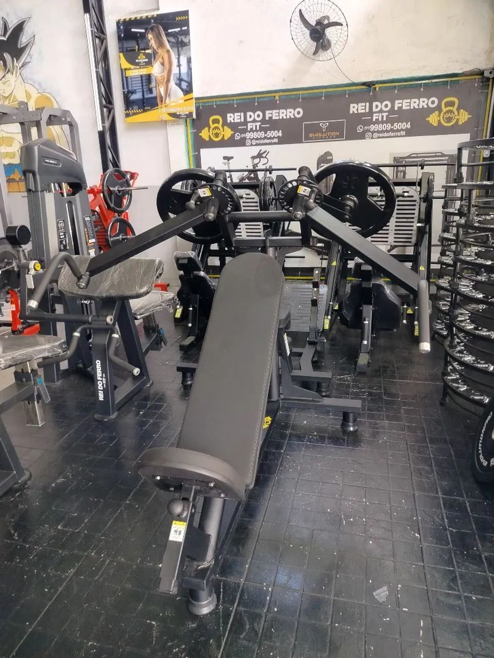 Aparelho de musculação para peito