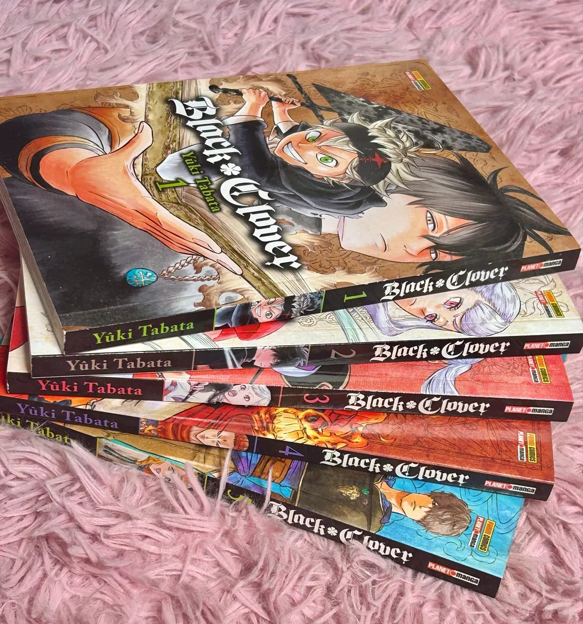 Mangá Black Clover 1 ao 5  - Foto 2