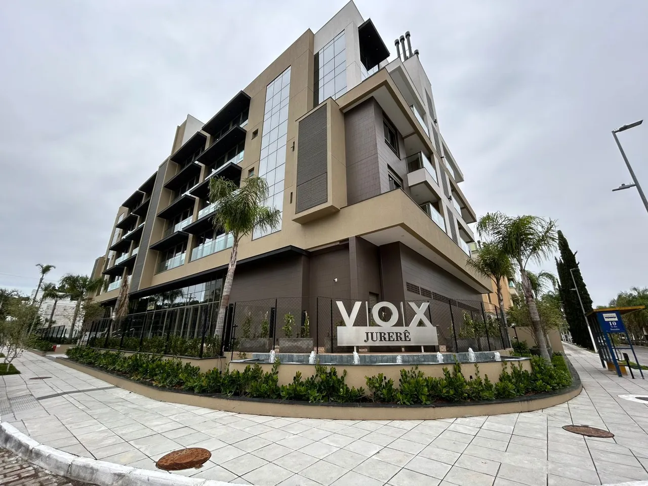 Apartamento a venda no Vox Jurerê com 1 Suíte, 1 Vaga e Hobby Box condomínio completo