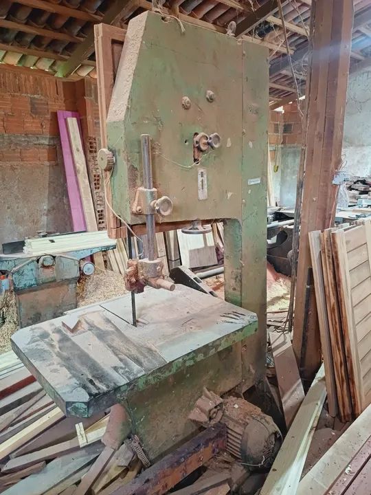 Tupia de bancada, serra de fita e desengrosso furadeira de bancada e esquadrejadeira - Foto 2