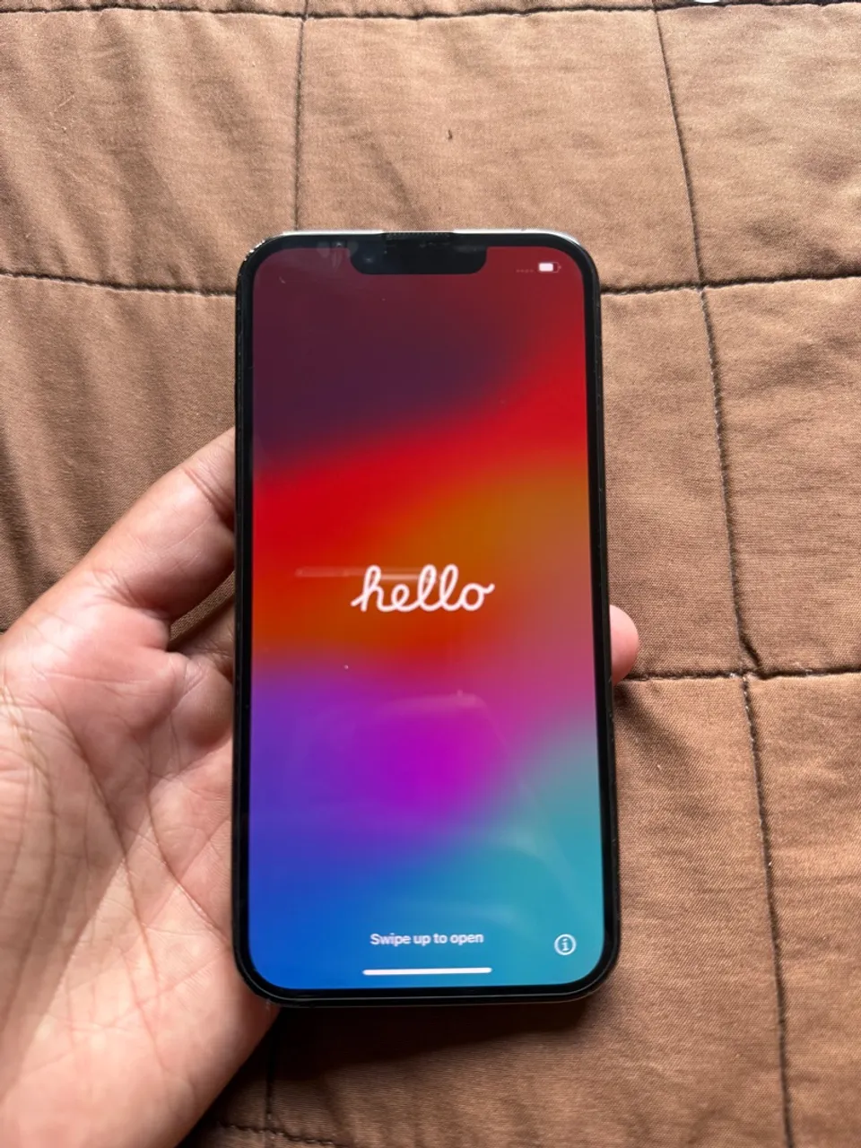 iPhone 13 Pro + Carregador Portátil