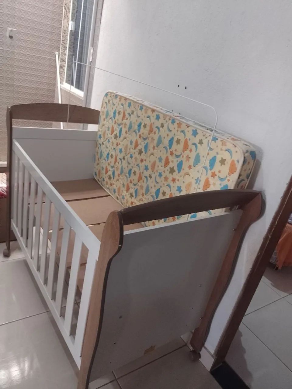 Berço completo com colchão 2 em 1 - Foto 2