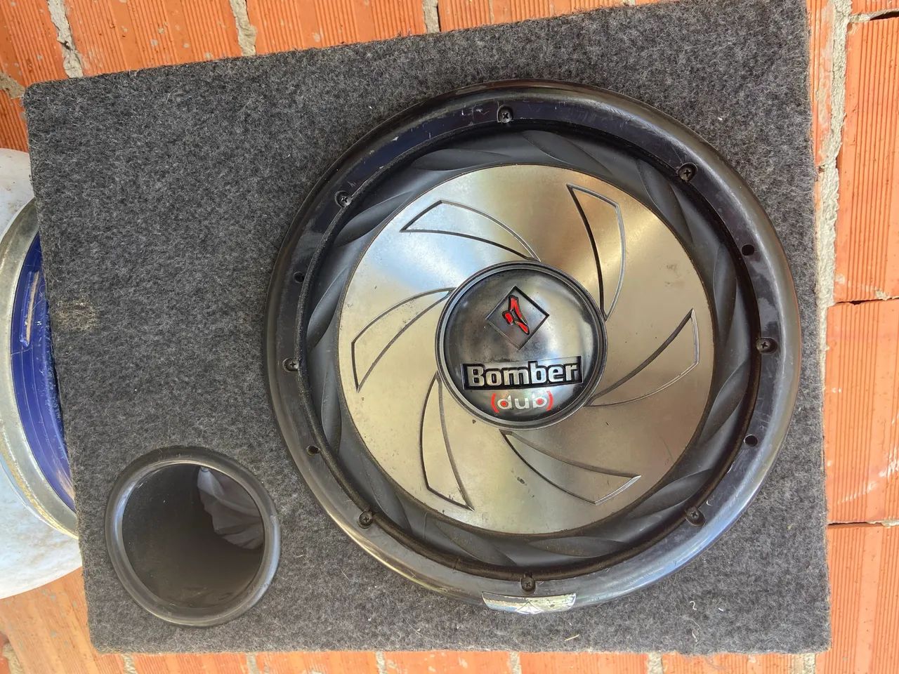 Caixa com Sub Woofer Bomber Dub 12