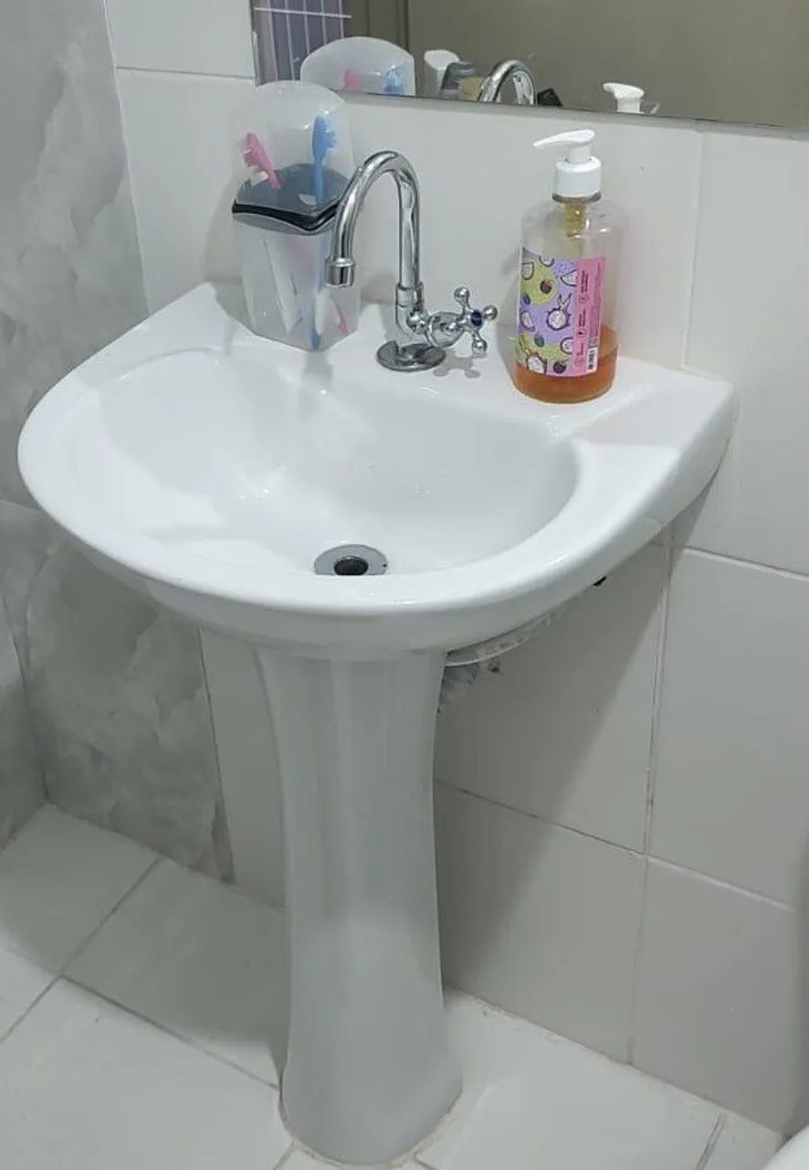 Bathroom sink64315088972931120