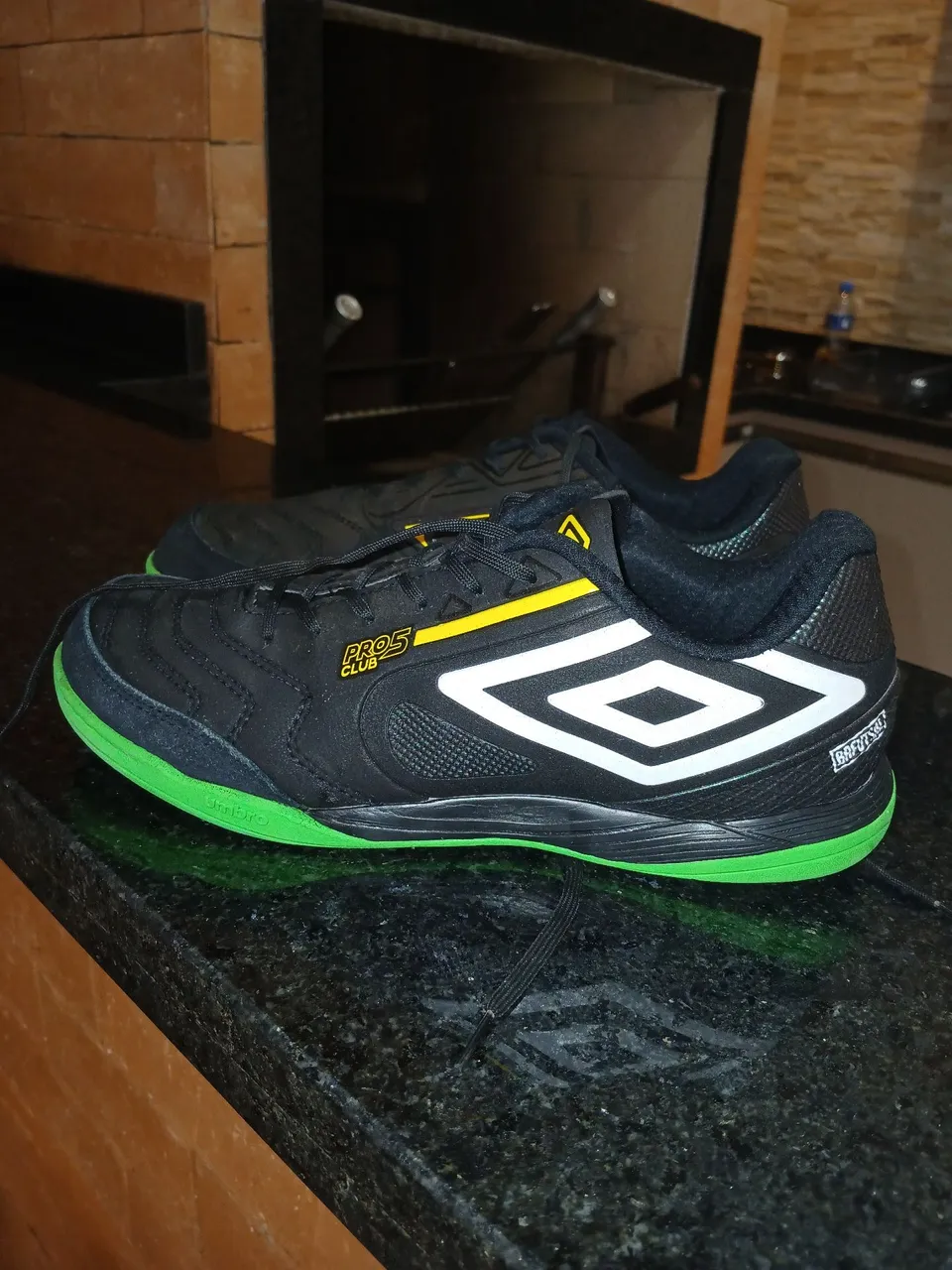 Chuteira Futsal Umbro Pro 5 Club BR Futsal