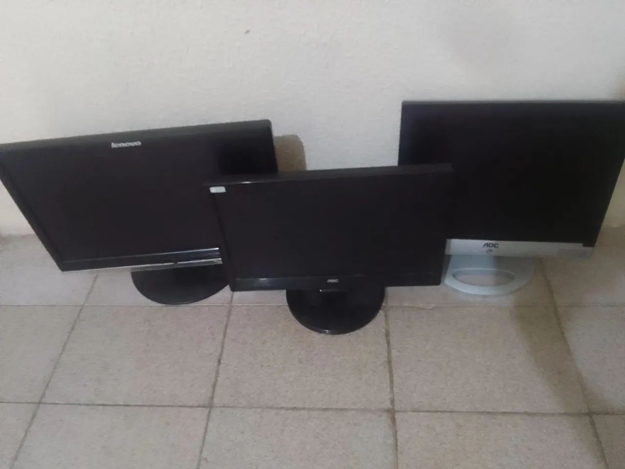 Aoc 15-inch Monitor. Sell quickly!64312624492290124