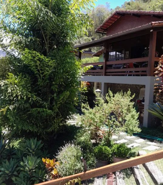 Casa Petrópolis Araras 2 suítes e casa para hóspede ótimo condomínio