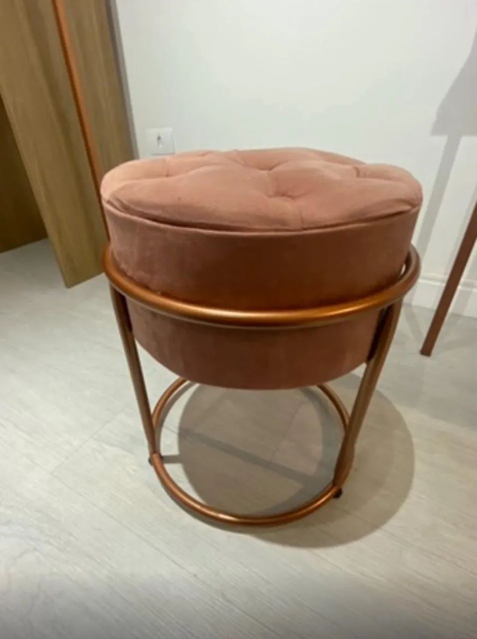 Kit 2 Banquetas (alta/baixa) R$250,00 - Foto 3