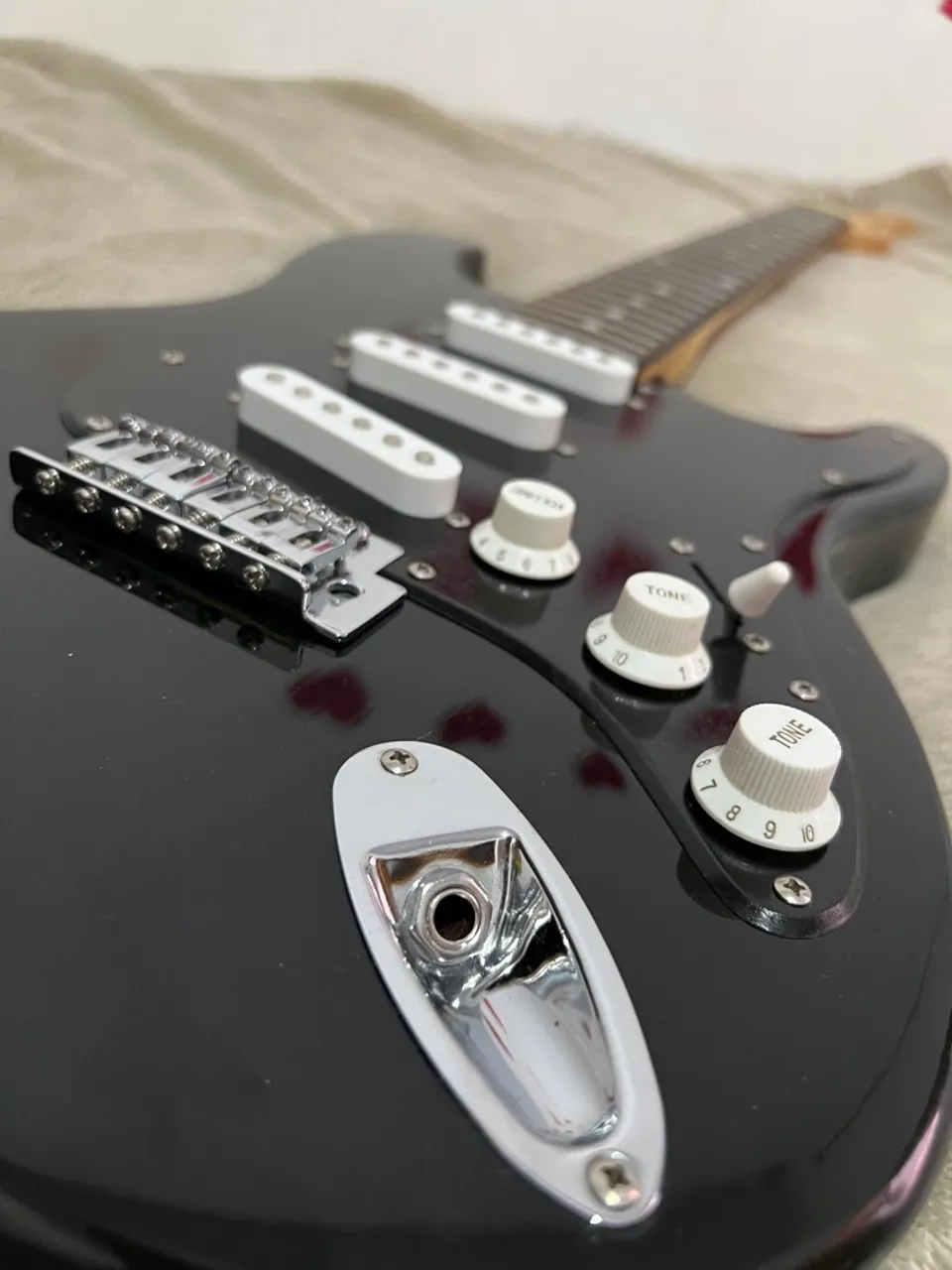 Guitarra waldman semi nova