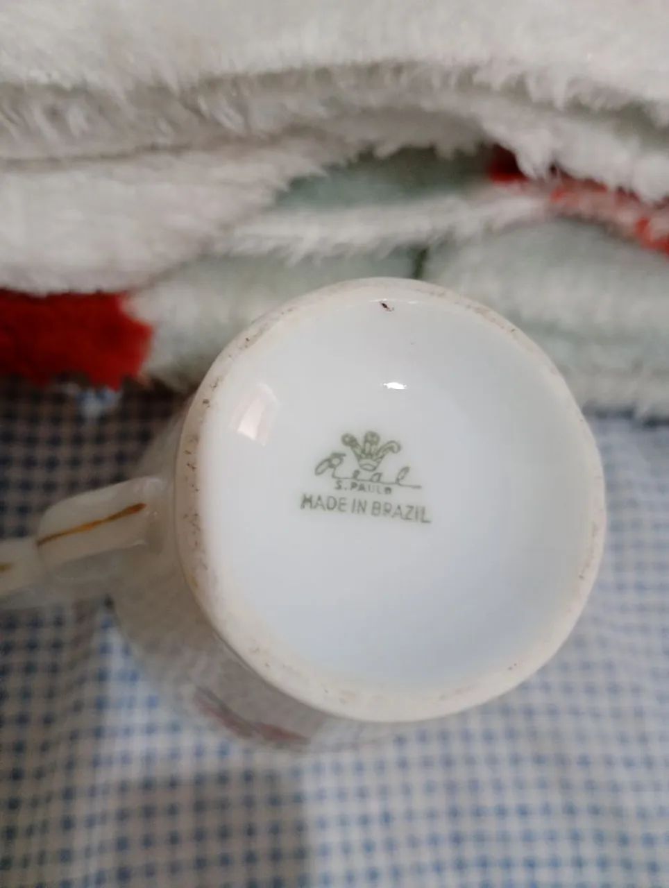 Leiteirinha de  Porcelana Antiga com Detalhes Florais - Foto 5