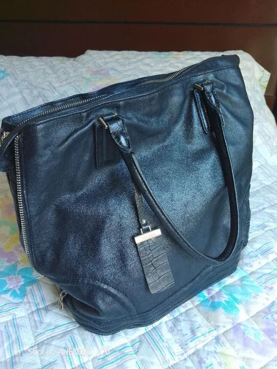 Bolsa Arezzo de couro 