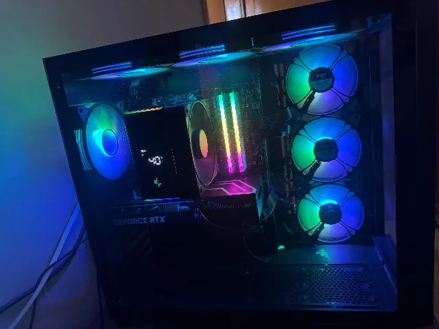 PC GAMER RTX 4060 + R7 5700X