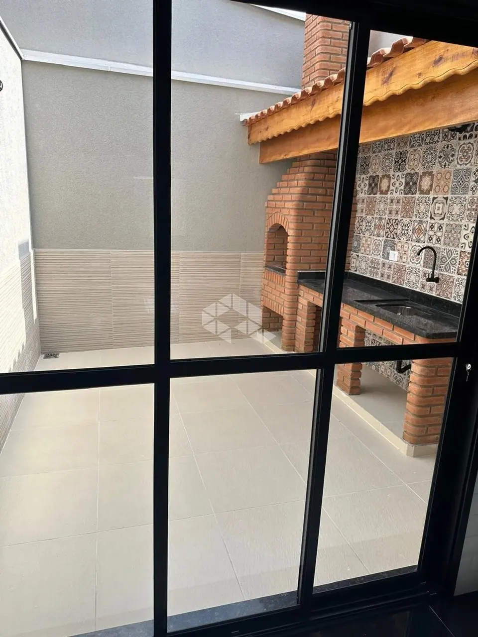 SOBRADOS NOVOS NO JARDIM POPULAR COM 3 SUITES