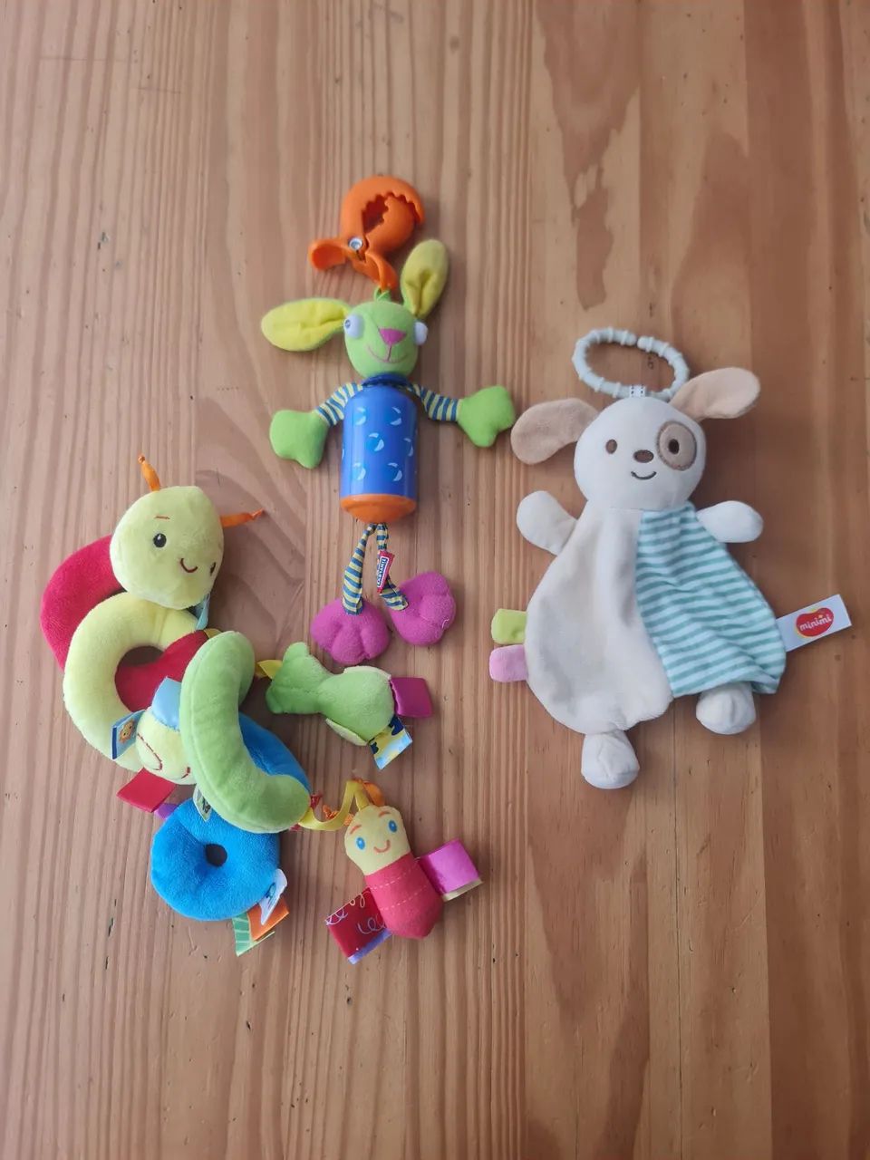 Kit de Pelúcias Infantis - Pendurar no Carrinho -  Sensorial - Divertidas e Coloridas