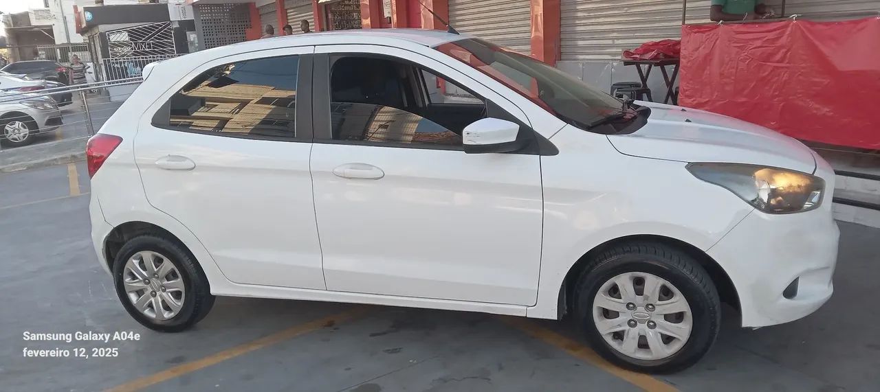 ALUGO CARRO PARA UBER E 99POP - Foto 2