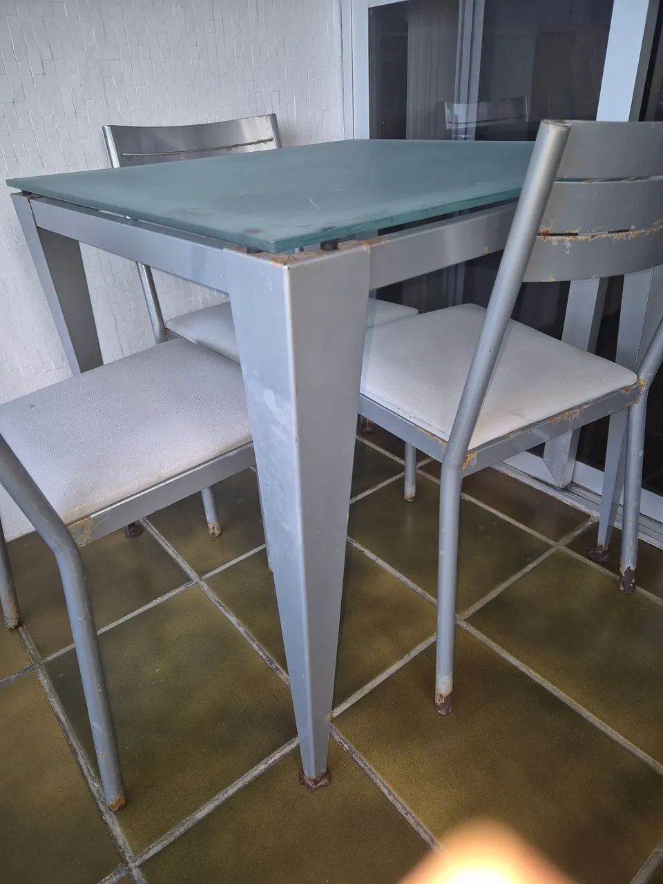 Mesa com 4 cadeiras - Foto 3