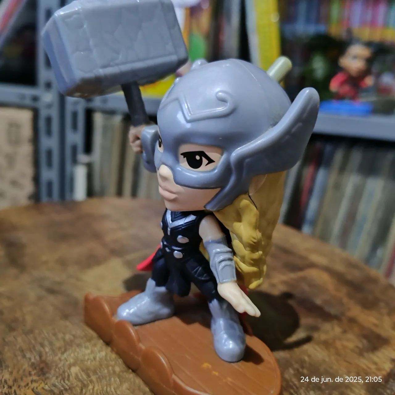Boneco Thor Jane Foster Marvel - Foto 5