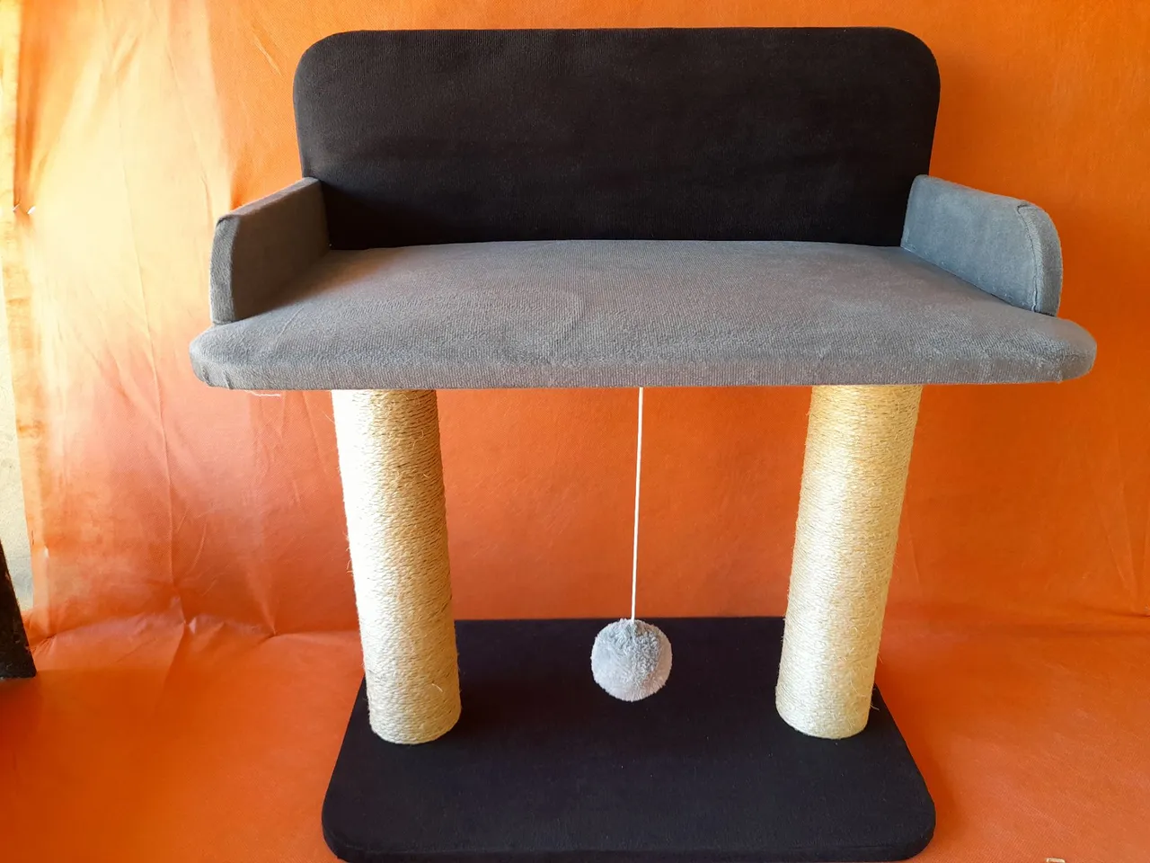 Arranhador para Gatos - Diversão e Conforto!