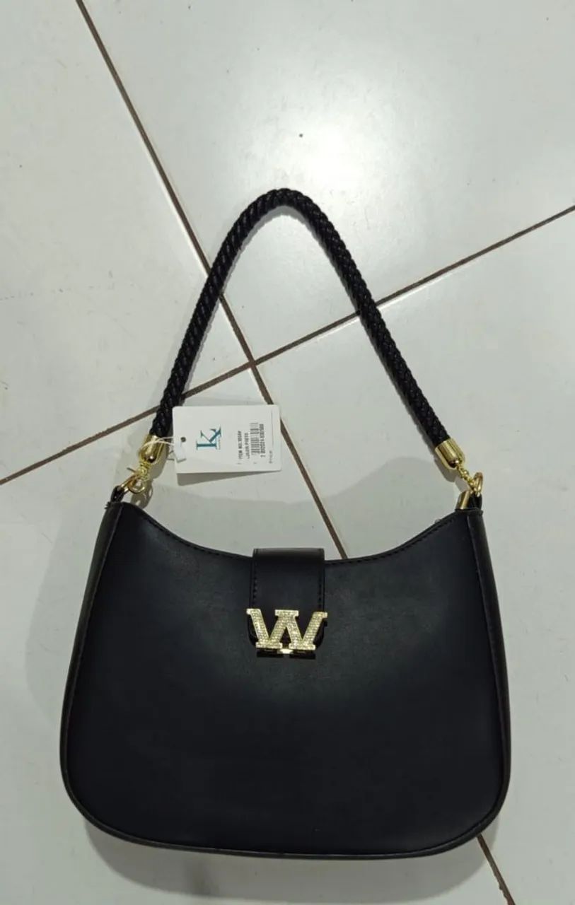 Bolsa de Ombro Preta - Luxo e Estilo!