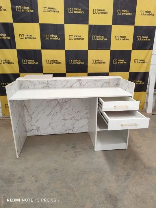 Balcão recepção Volakas Personalizado 140x90x5