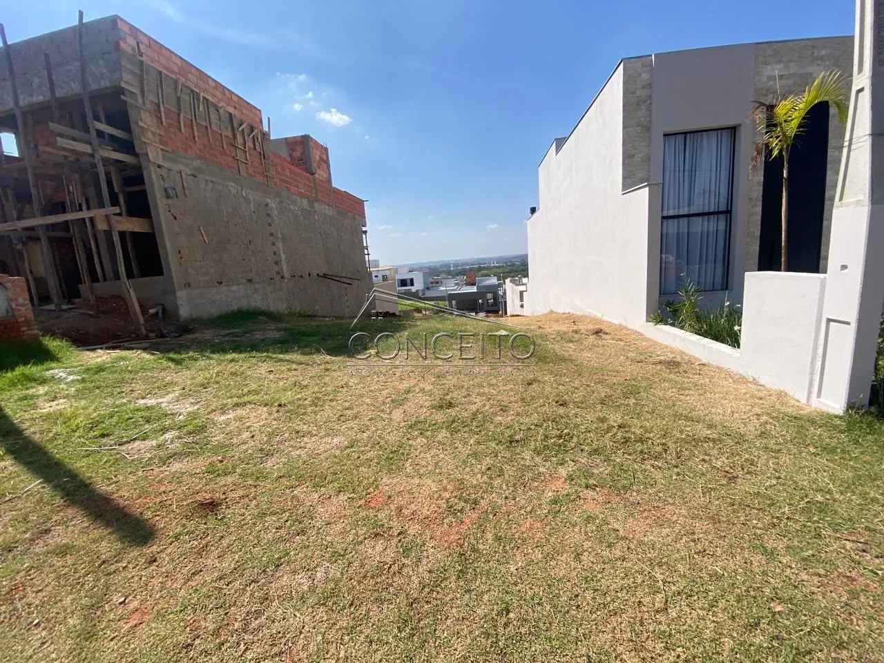 Terreno à venda no Condomínio Soleil Piracicaba com 250m² de área total.