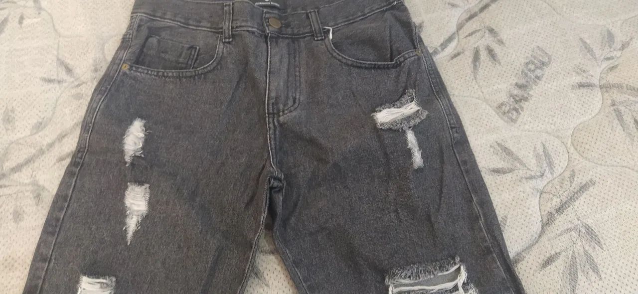 Bermuda Jeans Destroyed Preto - Conforto e Estilo - Foto 2
