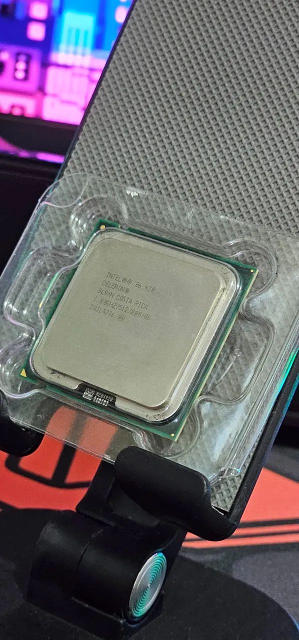 Processador Intel Celeron 430 / cache de 512K / 1,80 GHz / barramento frontal de 800MHz - Foto 3