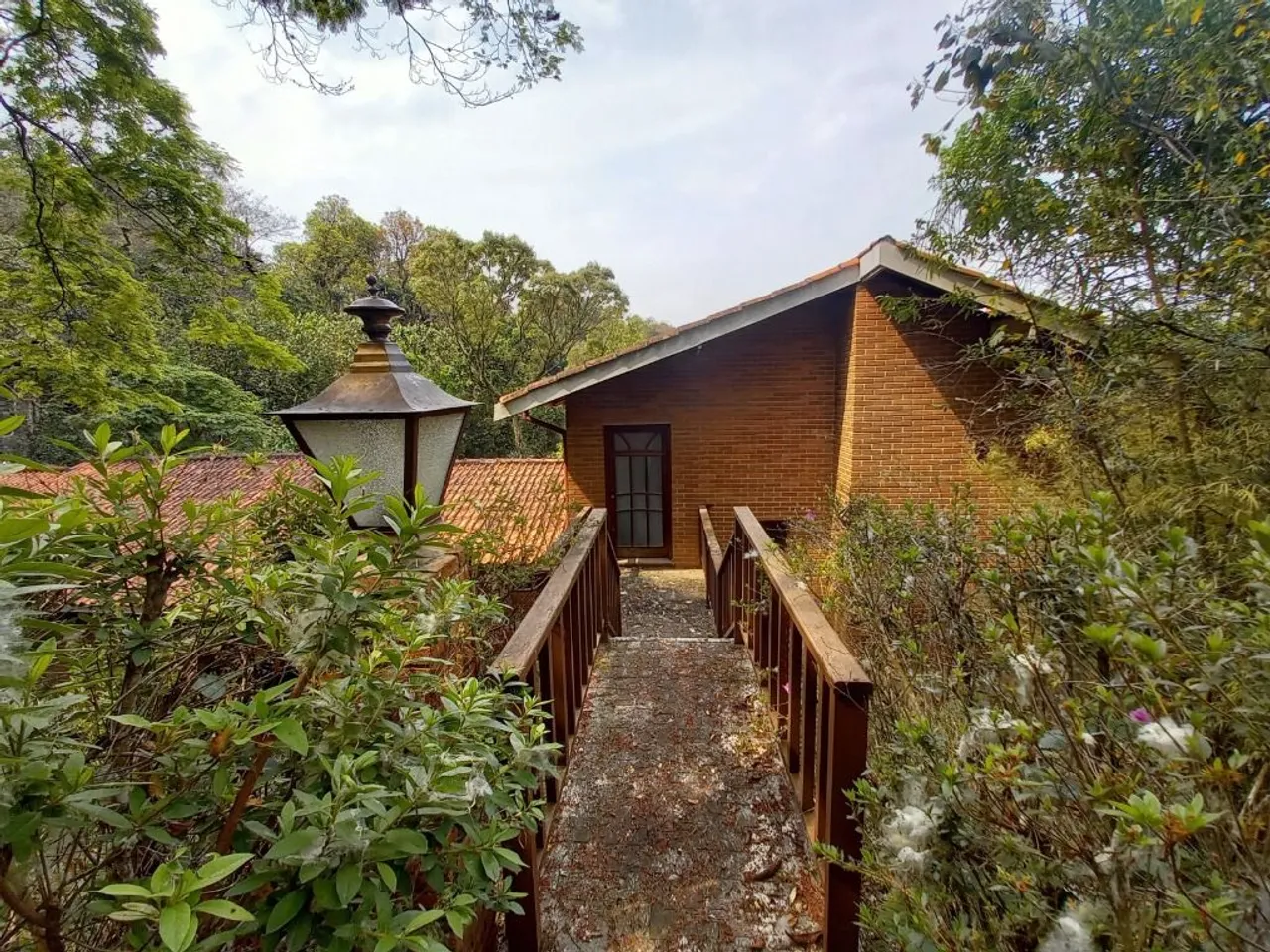Casa com 4 dormitórios à venda, 580 m² por R$ 1.500.000,00 - Granja Viana - Jandira/SP