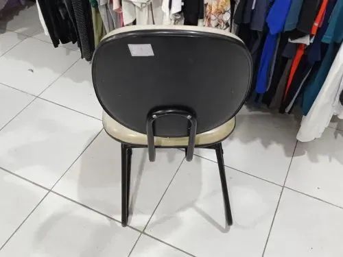 Cadeira de Escritório sem rodinhas - Foto 4