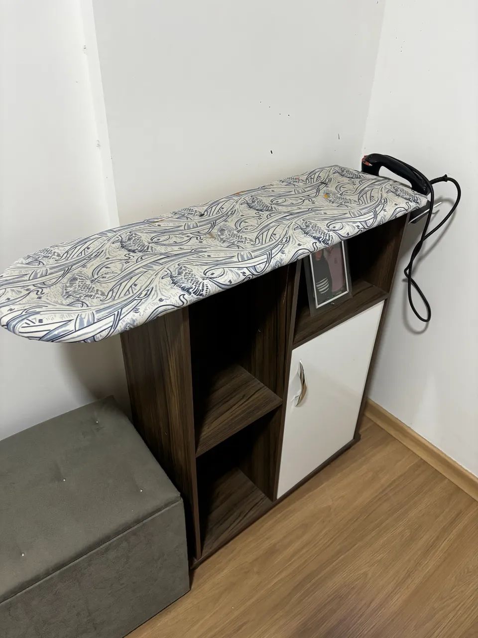 Tábua de passar com armário  - Foto 2