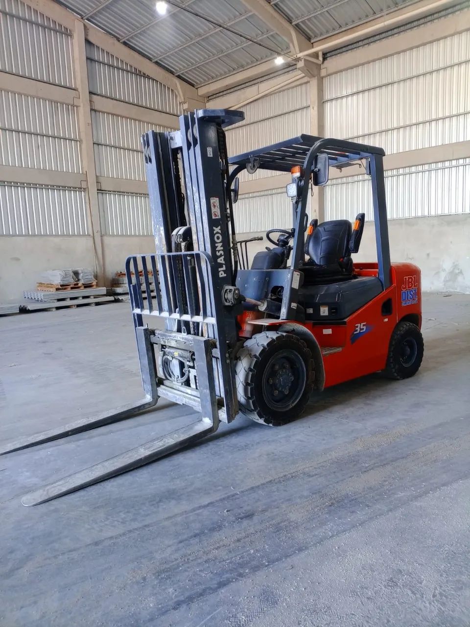 Empilhadeira 2023 - Lança Triplex - Foto 2