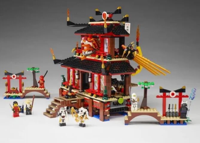Lego Ninjago Templo de Fogo 2507 Hobbies e coleções Água Verde