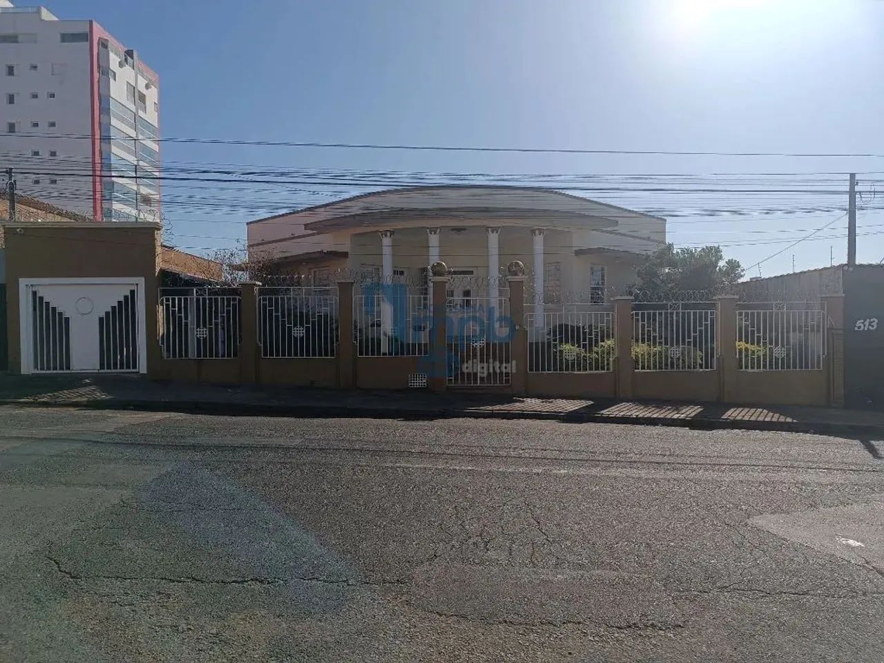 RESIDÊNCIA COM ESTILO ÚNICO NA ESTAÇÃO