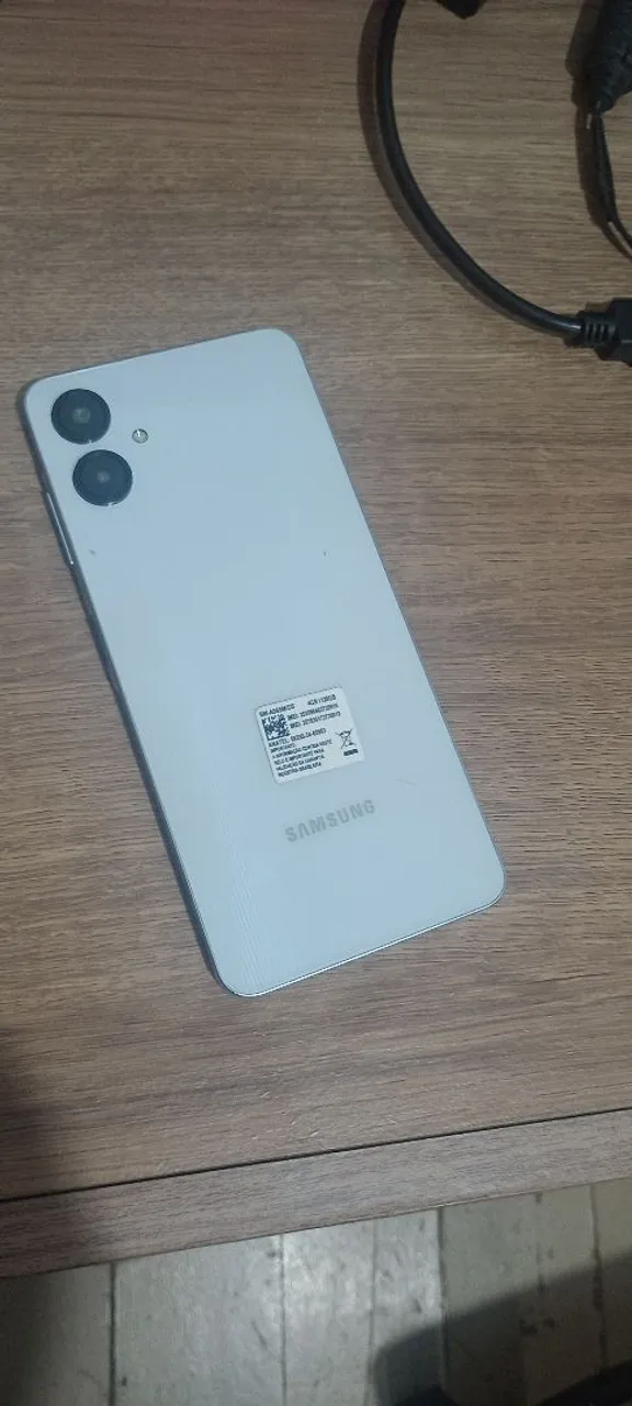 Samsung Galaxy A06 - Branco Novo