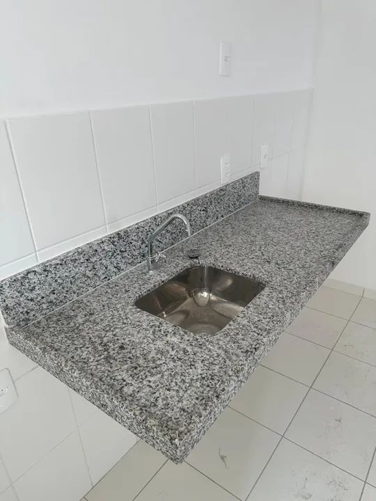 Bancada de Granito Branco Fortaleza com Cuba e Torneira Docol - Nova