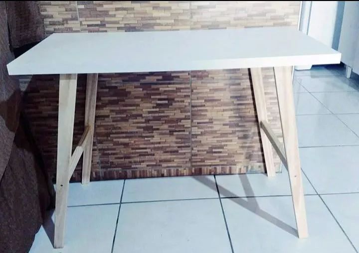 Mesa de escritório branca com design moderno - Foto 4