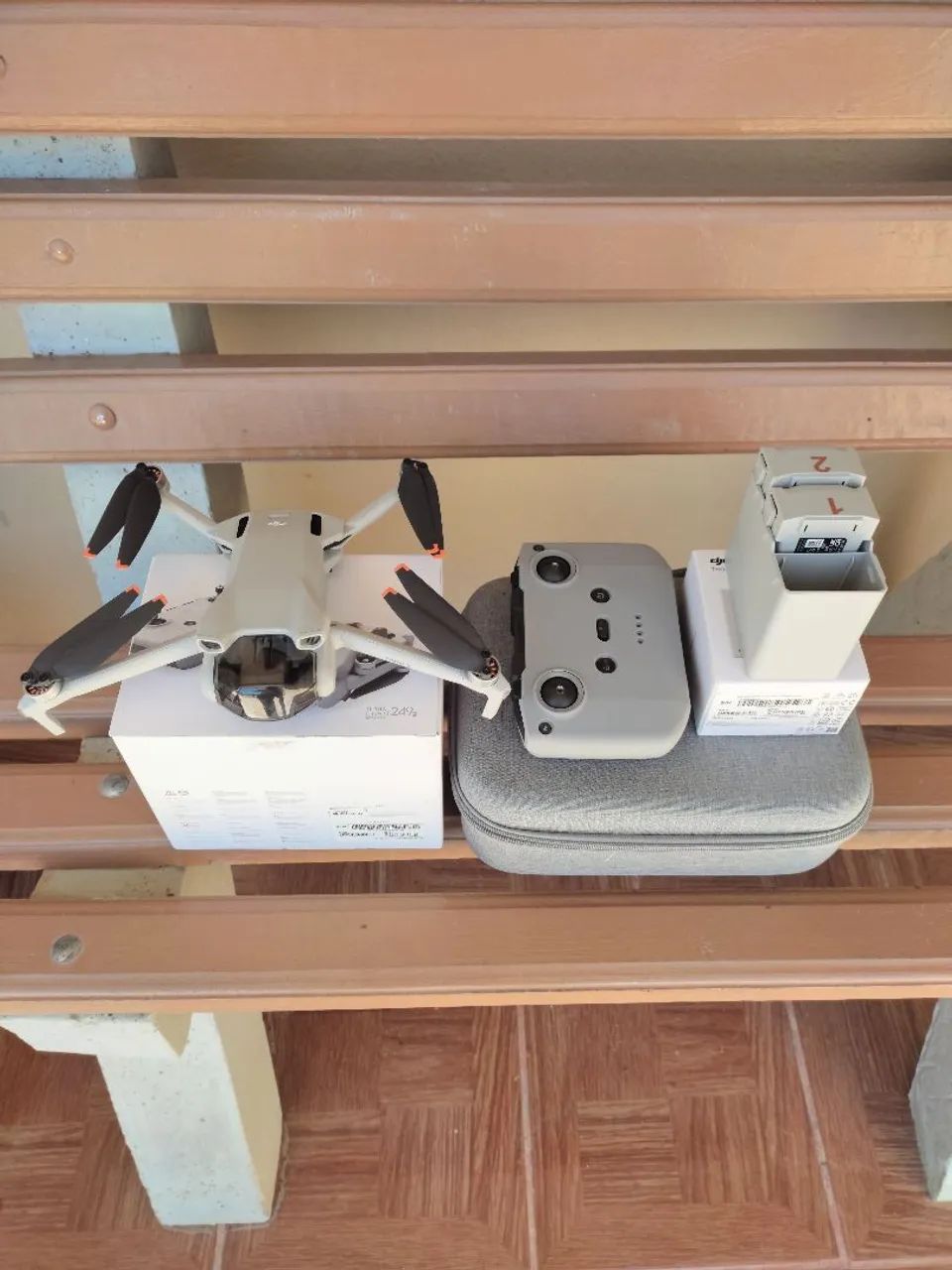  Drone Dji Mini 3, 02 baterias,carregador,bolsa,cartaosd