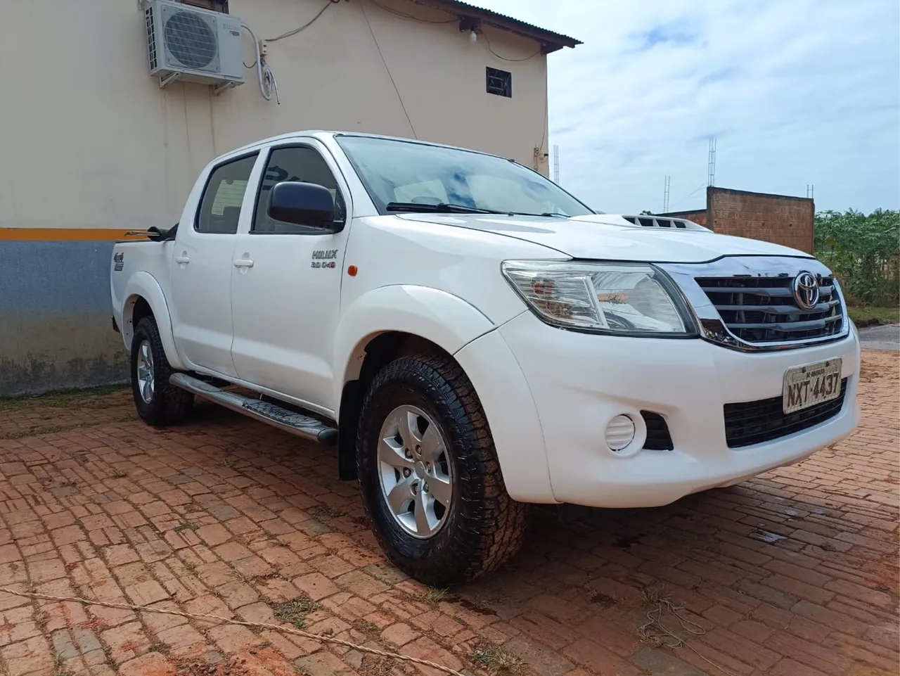 Hilux SR automatica 2015