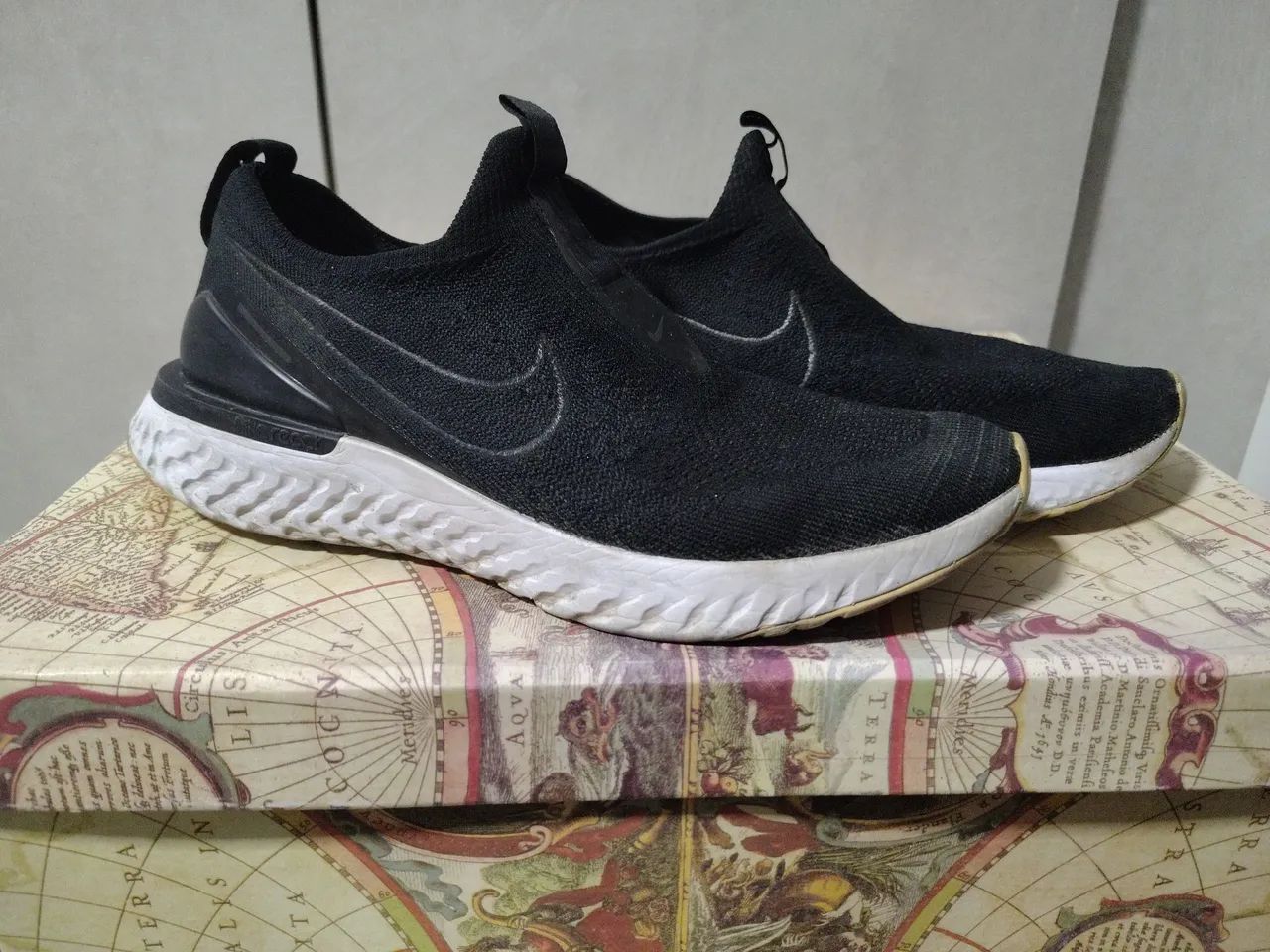 Tênis Nike Epic React Flyknit - Preto - Foto 2