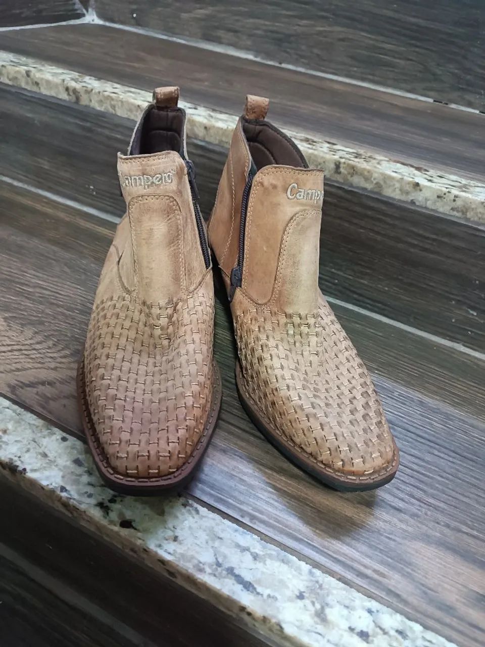 Botas de Couro Marrom Camper