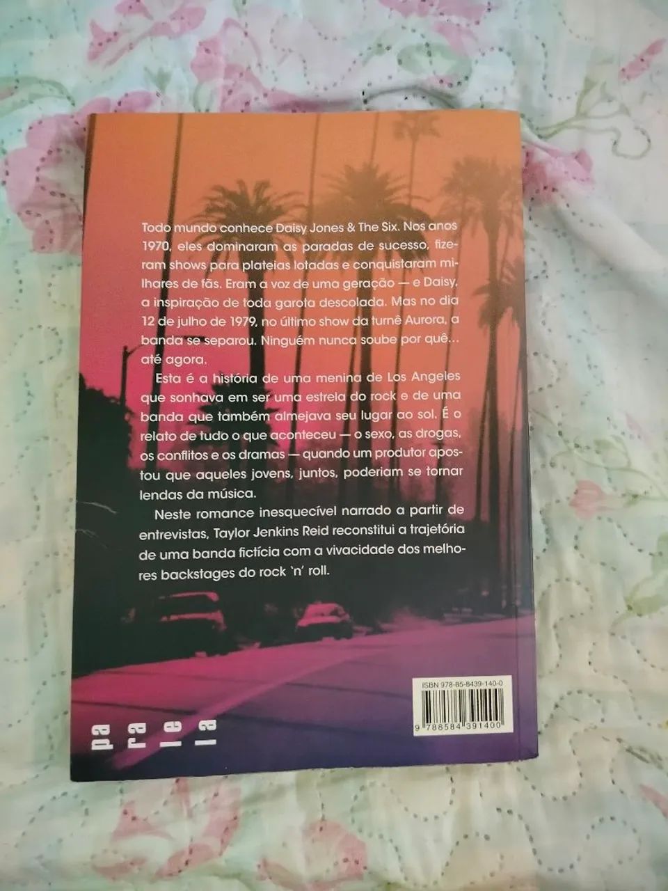 Livro Daisy Jones & The Six - Foto 2