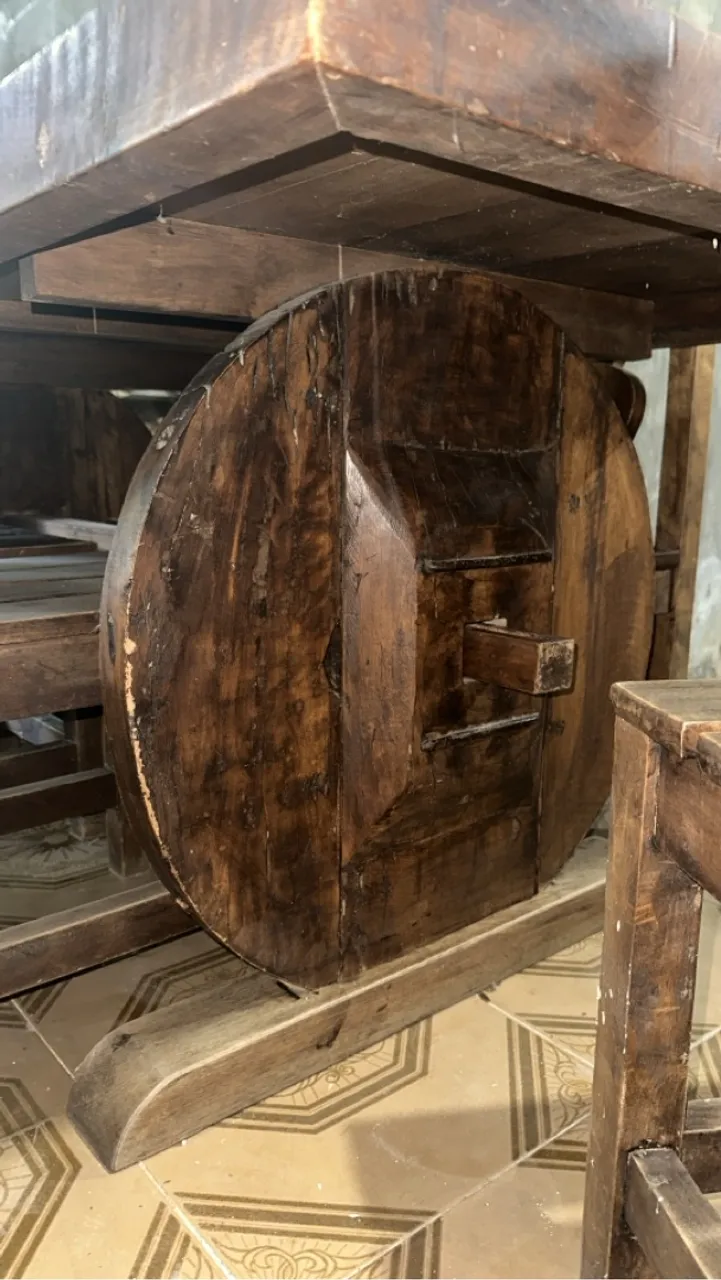 Mesa Rústica de Madeira Maciça